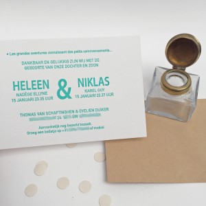 Letterpress geboortekaartje Heleen Niklas tweeling gevouwen bootje op zee 3 Letterpress-geboortekaartje-tweeling-avontuur-zee-bootje