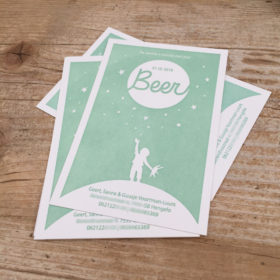 letterpress geboortekaartje beer reaching for the stars sterren maan zon aarde turen