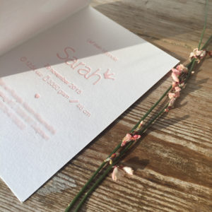 letterpress-geboortekaartje-sarah-kroontje-diepe-indruk-diepdruk-relief-poederroze-roze-zoet-handgedrukt-drukpers